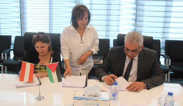 توقيع اتفاقية بين سلطة المياه والممثلية النمساوية حول برنامج الدعم المؤسسي...