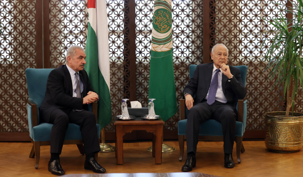 اشتية يلتقي الأمين العام للجامعة العربية ويبحث معه إعادة إحياء مبادرة السلام العربية...