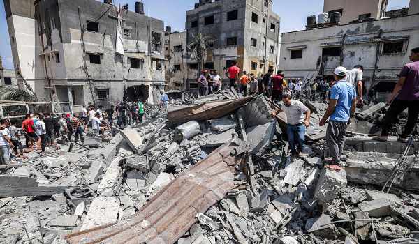 الحرب على غزة في يومها ال196 قصف مدفعي يستهدف المناطق الشرقية لرفح .. العثور على مقبرتين ب...