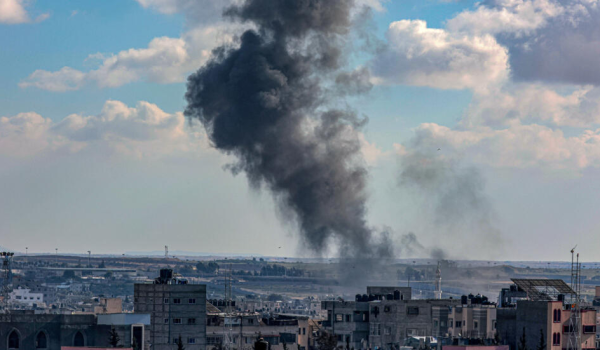 بلدية دير البلح: القوات الإسرائيلية دمرت أكبر مصنع للأدوية في قطاع غزة...