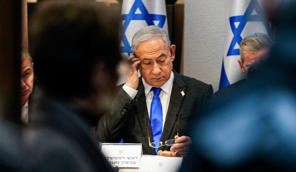 إعلام إسرائيلي يفضح نتنياهو.. يتخفى بـ