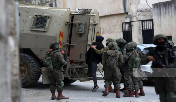 الاحتلال يعتقل 15 مواطنا من الضفة