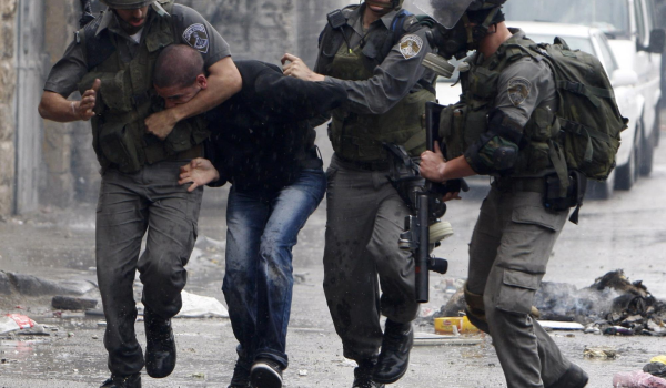 الاحتلال يعتقل 20 مواطنا على الأقل من ال...